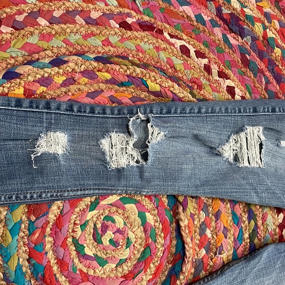 Women’s hollister light wash ripped jeans - Picture 3 of 5
